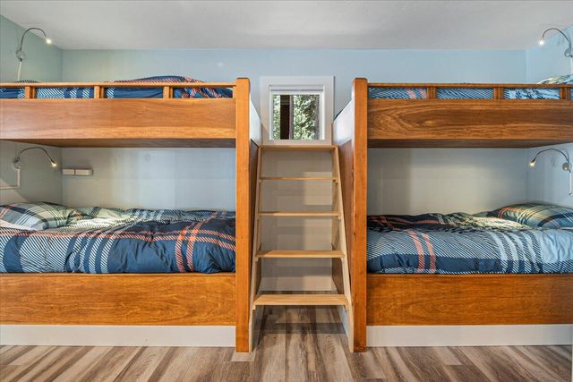 17168 Island Loop Way, Bend, OR 97707