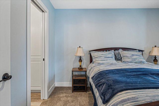 17168 Island Loop Way, Bend, OR 97707