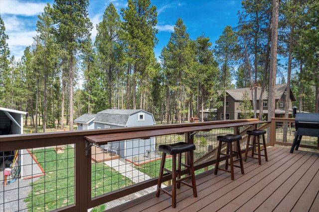 17168 Island Loop Way, Bend, OR 97707