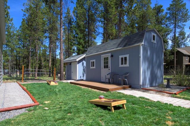 17168 Island Loop Way, Bend, OR 97707