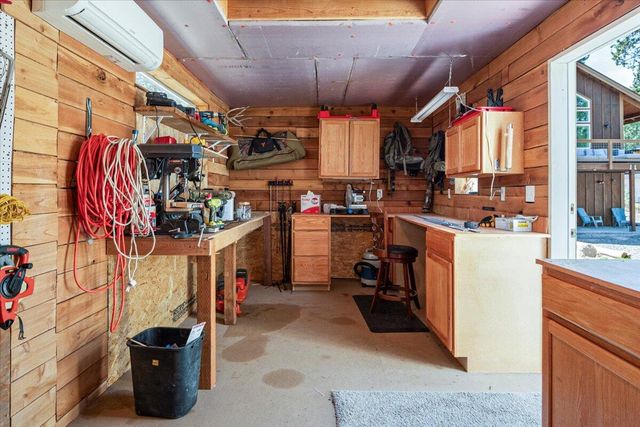 17168 Island Loop Way, Bend, OR 97707