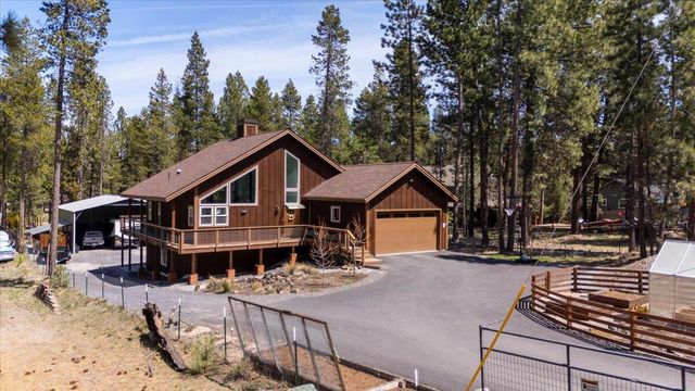17168 Island Loop Way, Bend, OR 97707