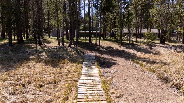 17168 Island Loop Way, Bend, OR 97707