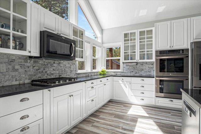 17168 Island Loop Way, Bend, OR 97707