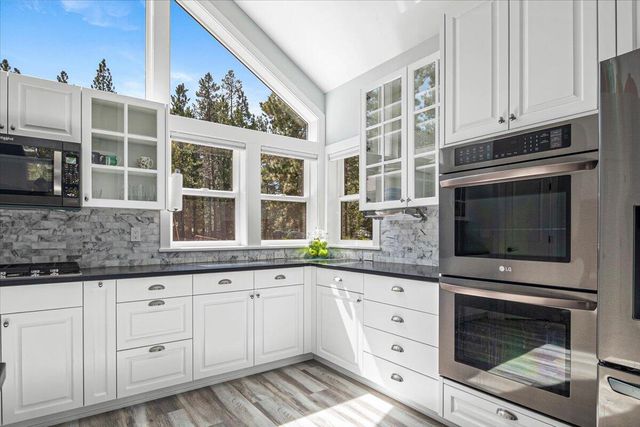 17168 Island Loop Way, Bend, OR 97707