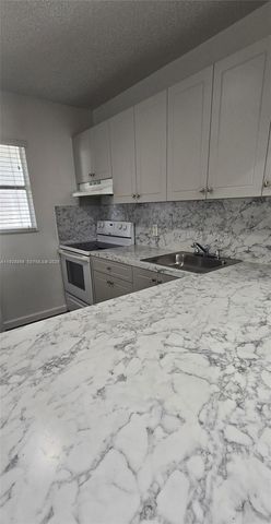 10900 SW 196th St 401, Cutler Bay, FL 33157