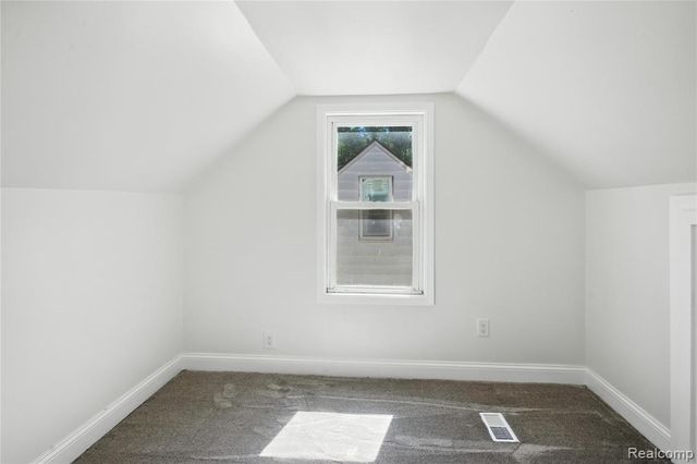 429 W Bernhard Avenue, Hazel Park, MI 48030