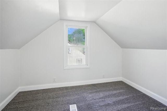 429 W Bernhard Avenue, Hazel Park, MI 48030
