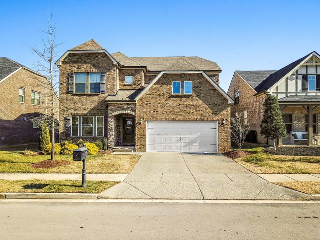 1677 Boardwalk Pl, Gallatin, TN 37066