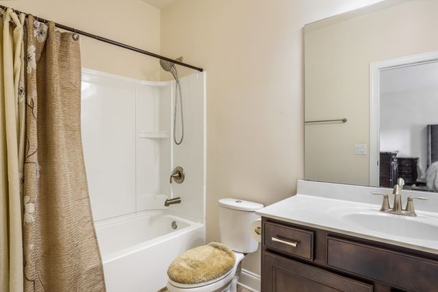 1677 Boardwalk Pl, Gallatin, TN 37066