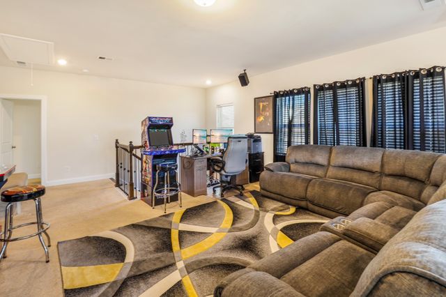 1677 Boardwalk Pl, Gallatin, TN 37066