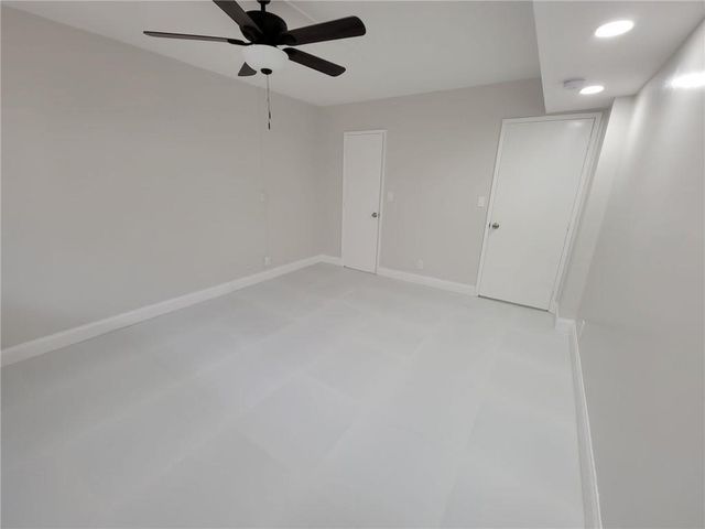 800 E CYPRESS Lane 202, Pompano Beach, FL 33069