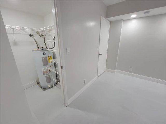 800 E CYPRESS Lane 202, Pompano Beach, FL 33069