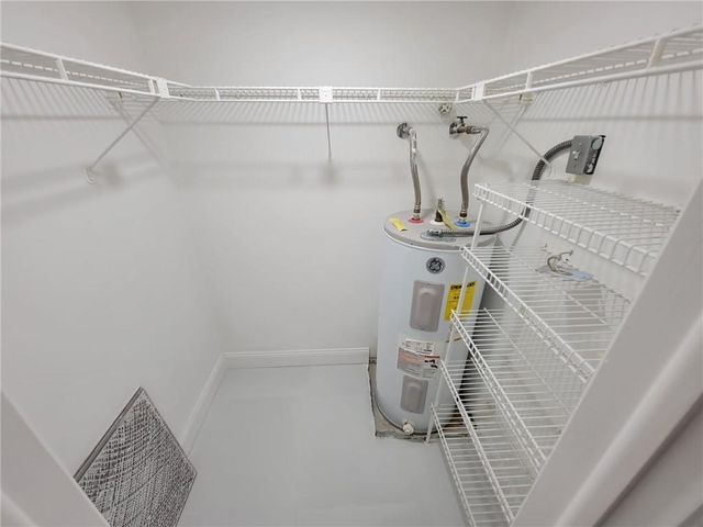 800 E CYPRESS Lane 202, Pompano Beach, FL 33069