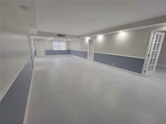 800 E CYPRESS Lane 202, Pompano Beach, FL 33069