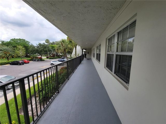 800 E CYPRESS Lane 202, Pompano Beach, FL 33069