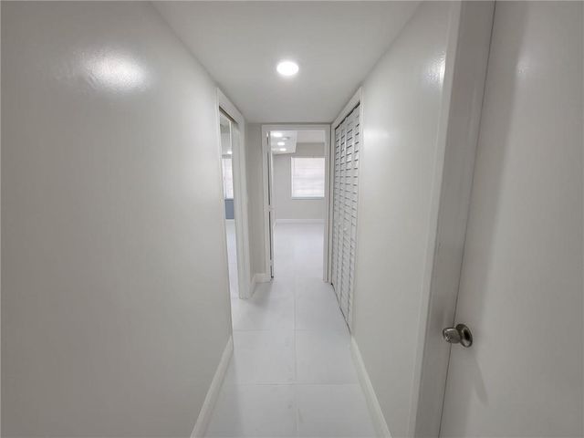 800 E CYPRESS Lane 202, Pompano Beach, FL 33069