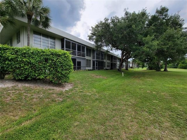 800 E CYPRESS Lane 202, Pompano Beach, FL 33069