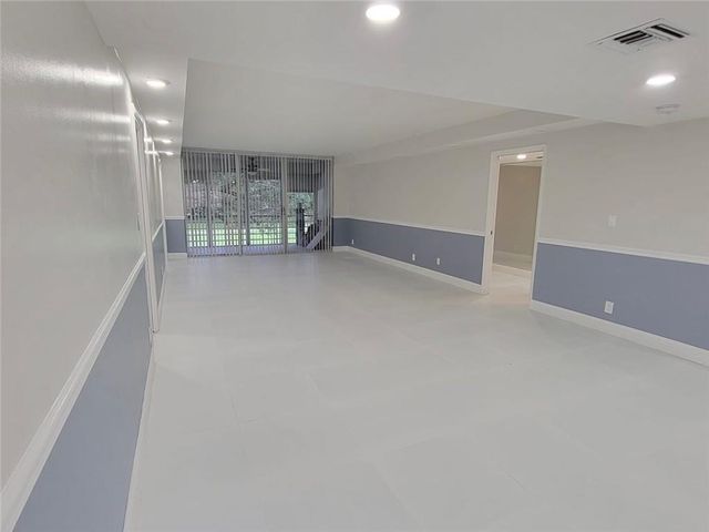 800 E CYPRESS Lane 202, Pompano Beach, FL 33069