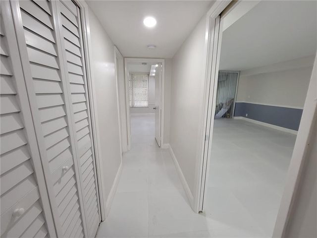 800 E CYPRESS Lane 202, Pompano Beach, FL 33069