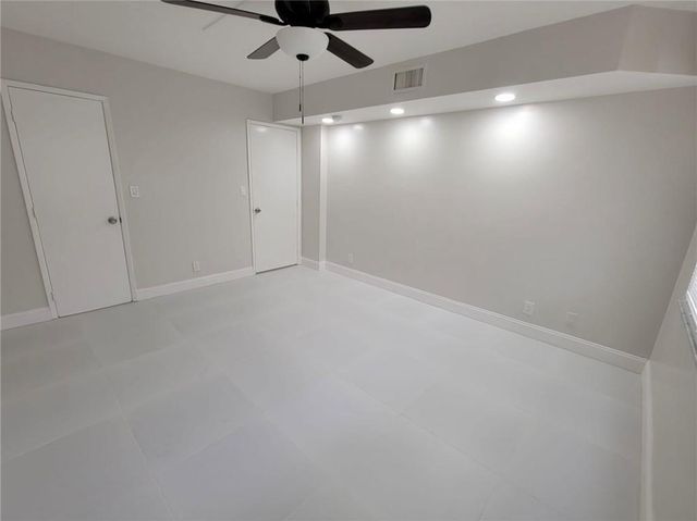 800 E CYPRESS Lane 202, Pompano Beach, FL 33069