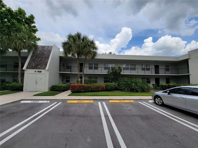 800 E CYPRESS Lane 202, Pompano Beach, FL 33069