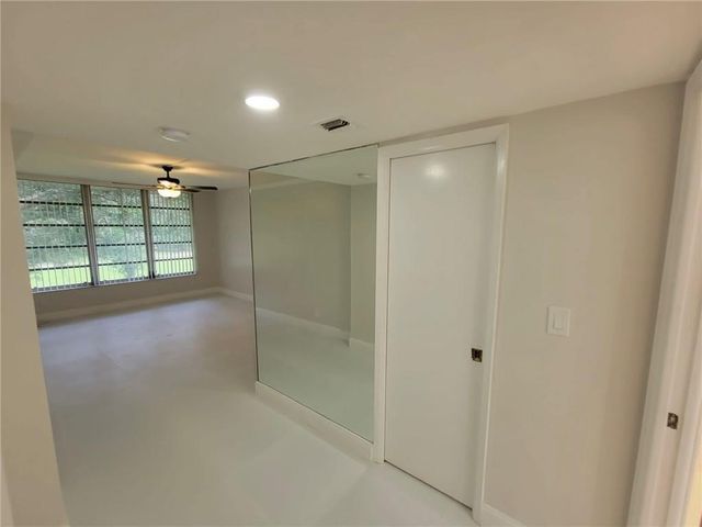 800 E CYPRESS Lane 202, Pompano Beach, FL 33069