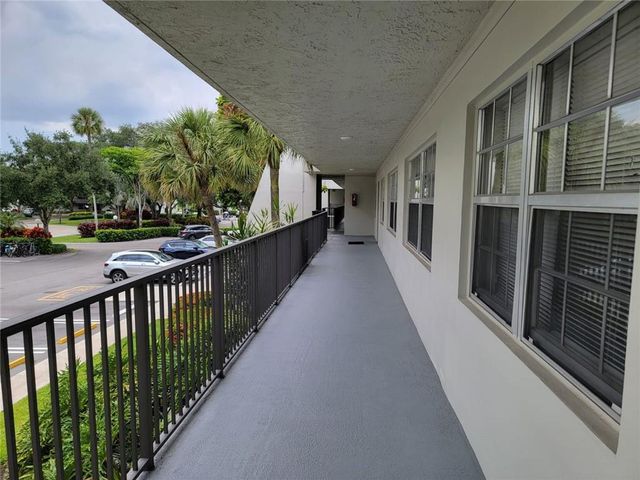 800 E CYPRESS Lane 202, Pompano Beach, FL 33069