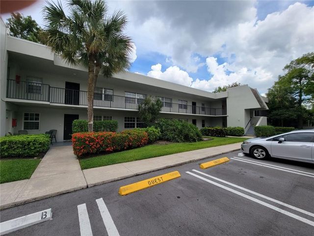 800 E CYPRESS Lane 202, Pompano Beach, FL 33069