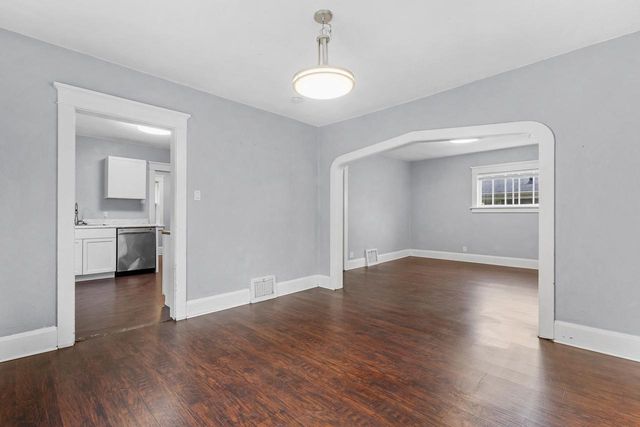 856 JAMES STREET, Green Bay, WI 54303