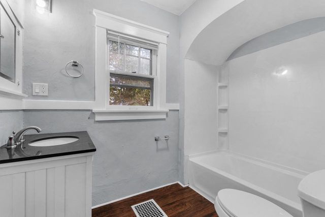 856 JAMES STREET, Green Bay, WI 54303