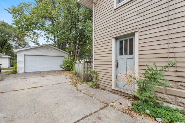 856 JAMES STREET, Green Bay, WI 54303