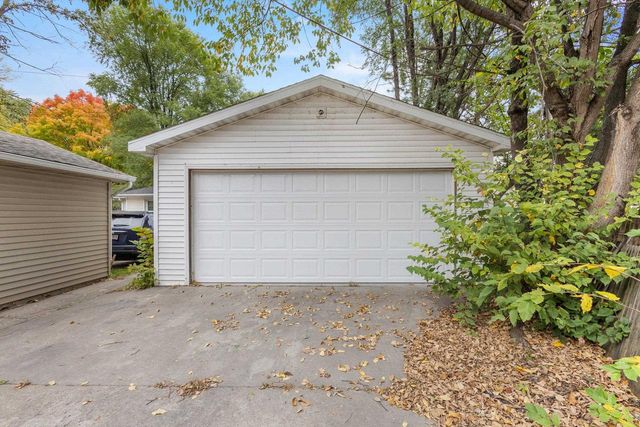 856 JAMES STREET, Green Bay, WI 54303