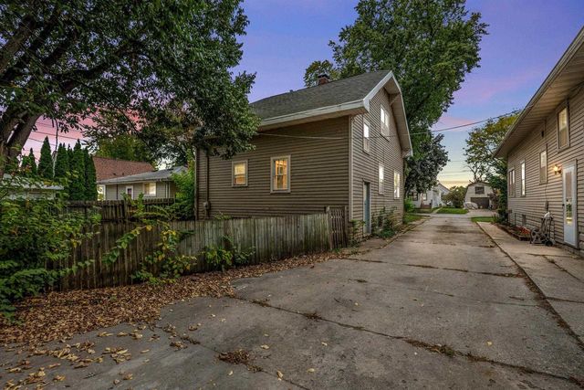 856 JAMES STREET, Green Bay, WI 54303
