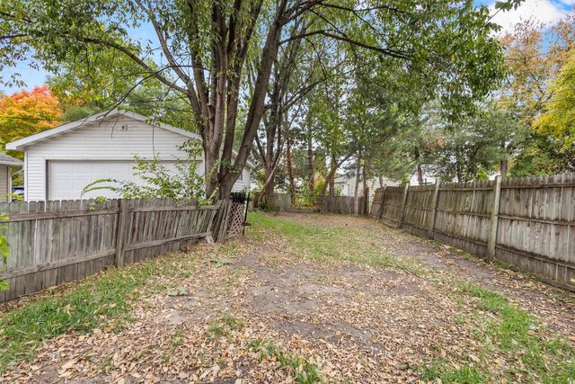 856 JAMES STREET, Green Bay, WI 54303