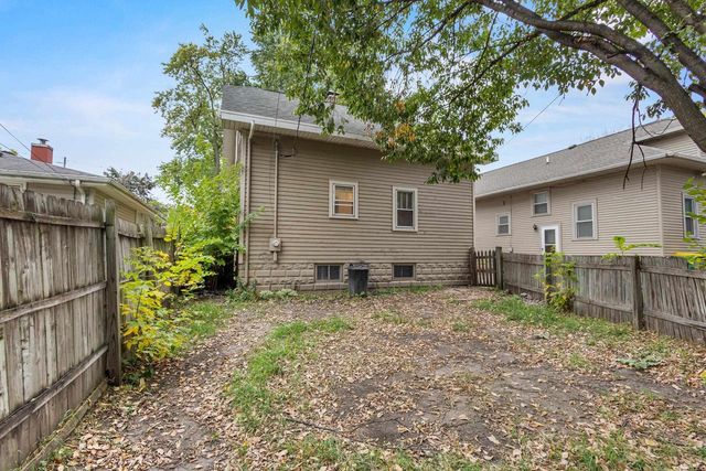 856 JAMES STREET, Green Bay, WI 54303