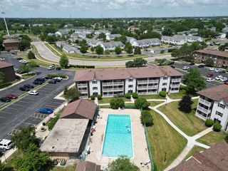185 Gregory Street 10, Aurora, IL 60504
