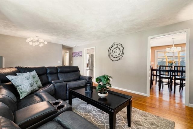 12 Albion Road, Billerica, MA 01821