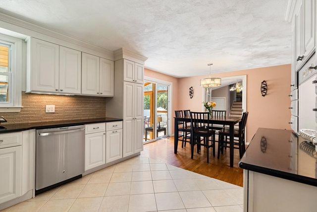 12 Albion Road, Billerica, MA 01821