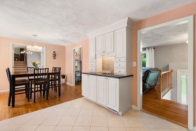 12 Albion Road, Billerica, MA 01821