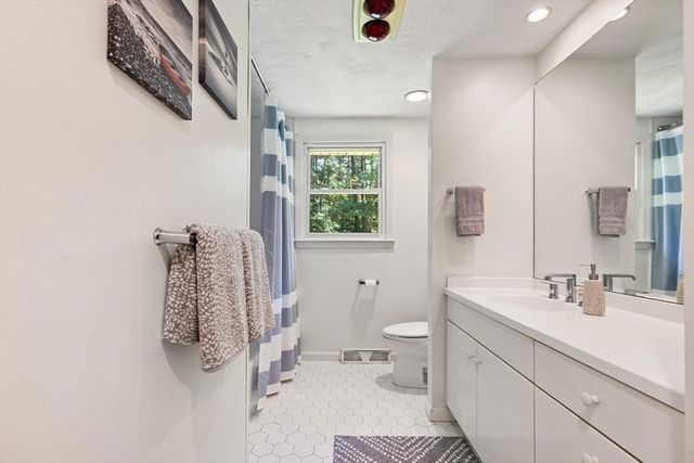 12 Albion Road, Billerica, MA 01821