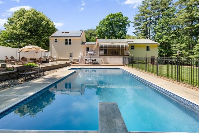 12 Albion Road, Billerica, MA 01821