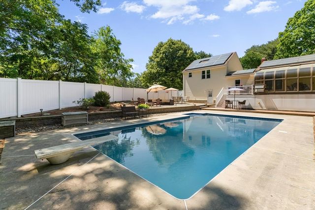 12 Albion Road, Billerica, MA 01821