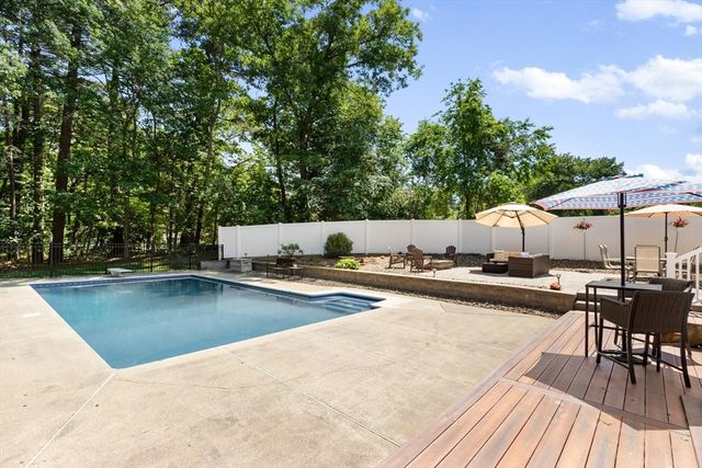 12 Albion Road, Billerica, MA 01821