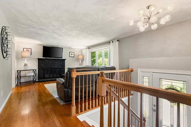 12 Albion Road, Billerica, MA 01821