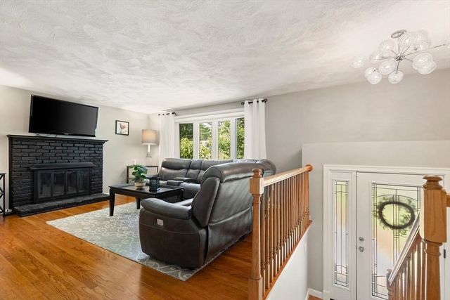 12 Albion Road, Billerica, MA 01821