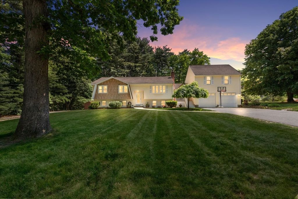 12 Albion Road, Billerica, MA 01821