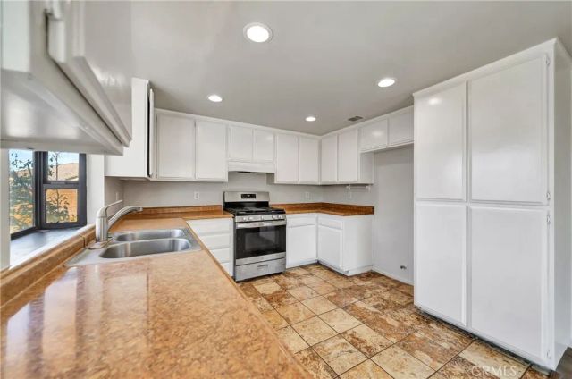 2101 Dallin Street, Lancaster, CA 93536
