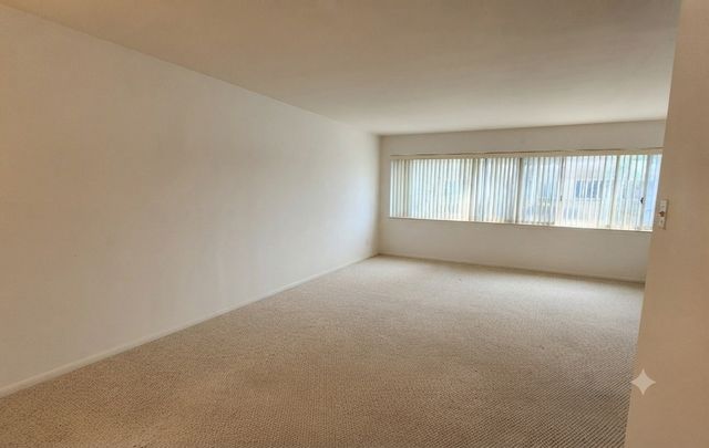 2650 Central Drive 1N, Flossmoor, IL 60422
