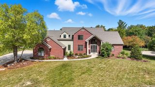 1625 Woodland Crossing, Fort Wayne, IN 46825